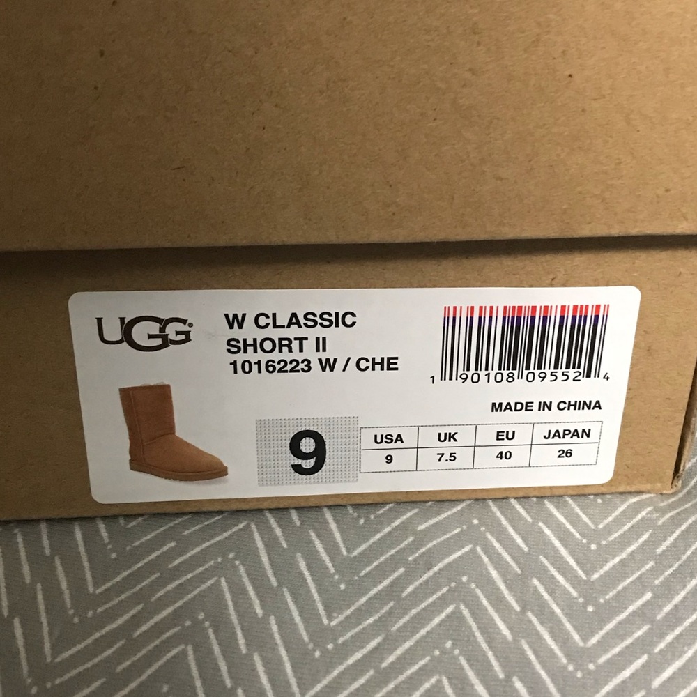 Chestnut UGG Classic Short Boot